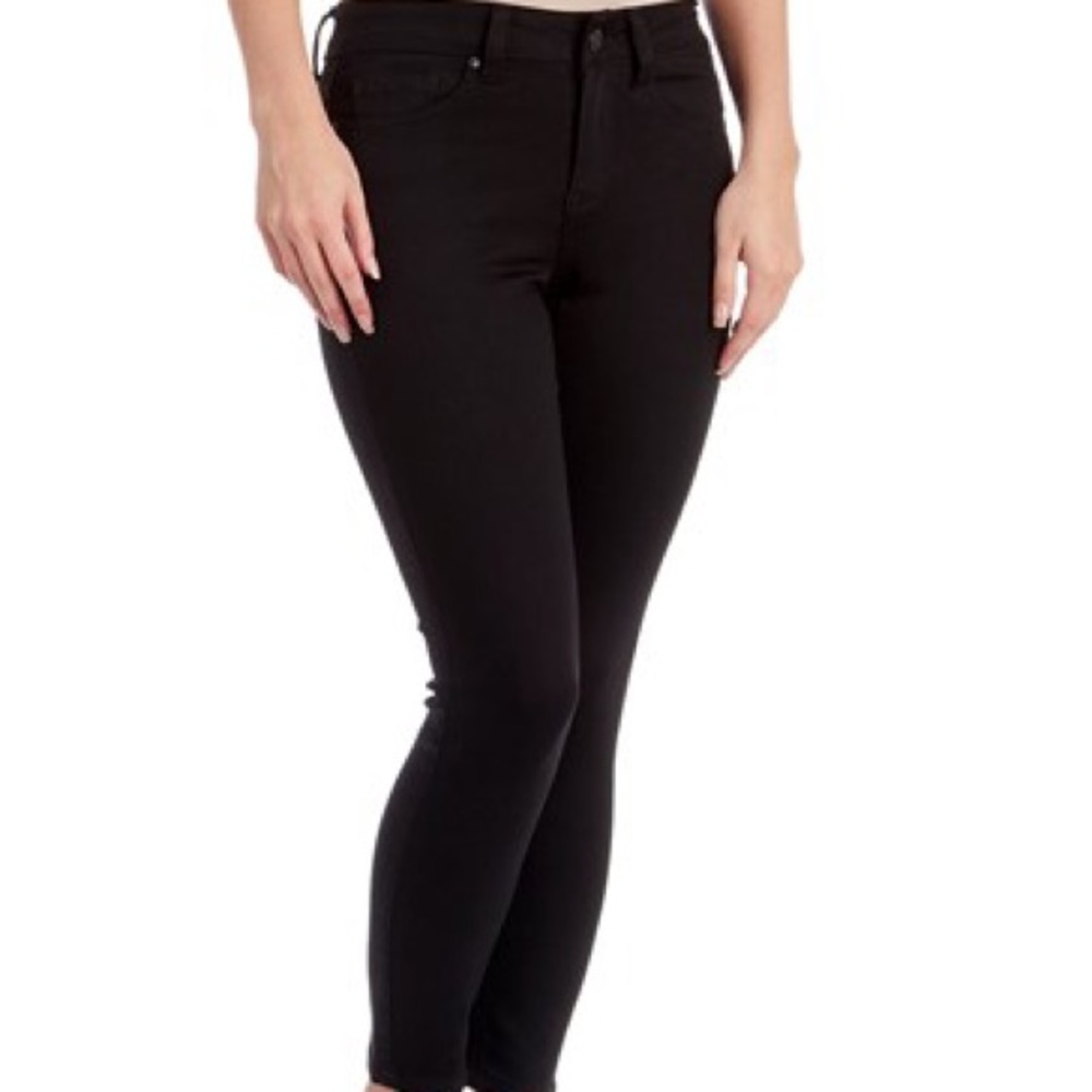 Never worn Vintage Violet Petite Skinny Jeans